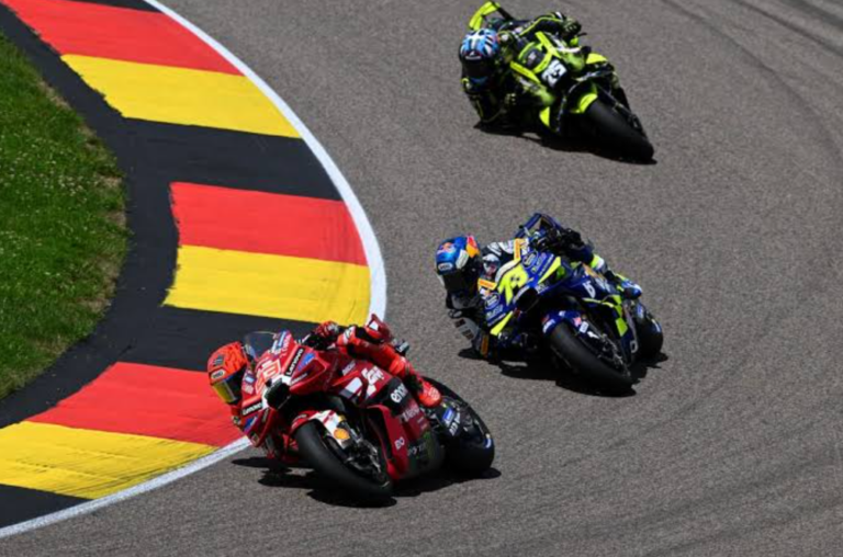 Márquez Iguala Agostini em Sachsenring — e Ogura Ganha uma Revanche no MotoGP 26